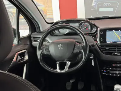 Peugeot 2008 2018 - 14990 EUR, 60029 km - AUTO.MOTO.pt - 60029km - foto 20 de 21