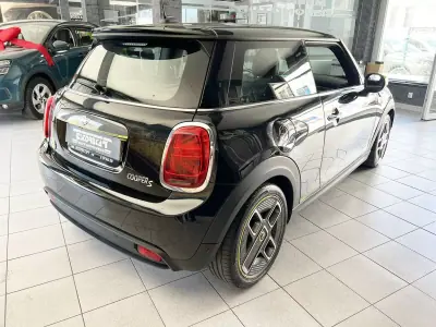 MINI Electric 2020 - 18900 EUR, 56462 km - AUTO.MOTO.pt - 56462km - foto 4 de 24
