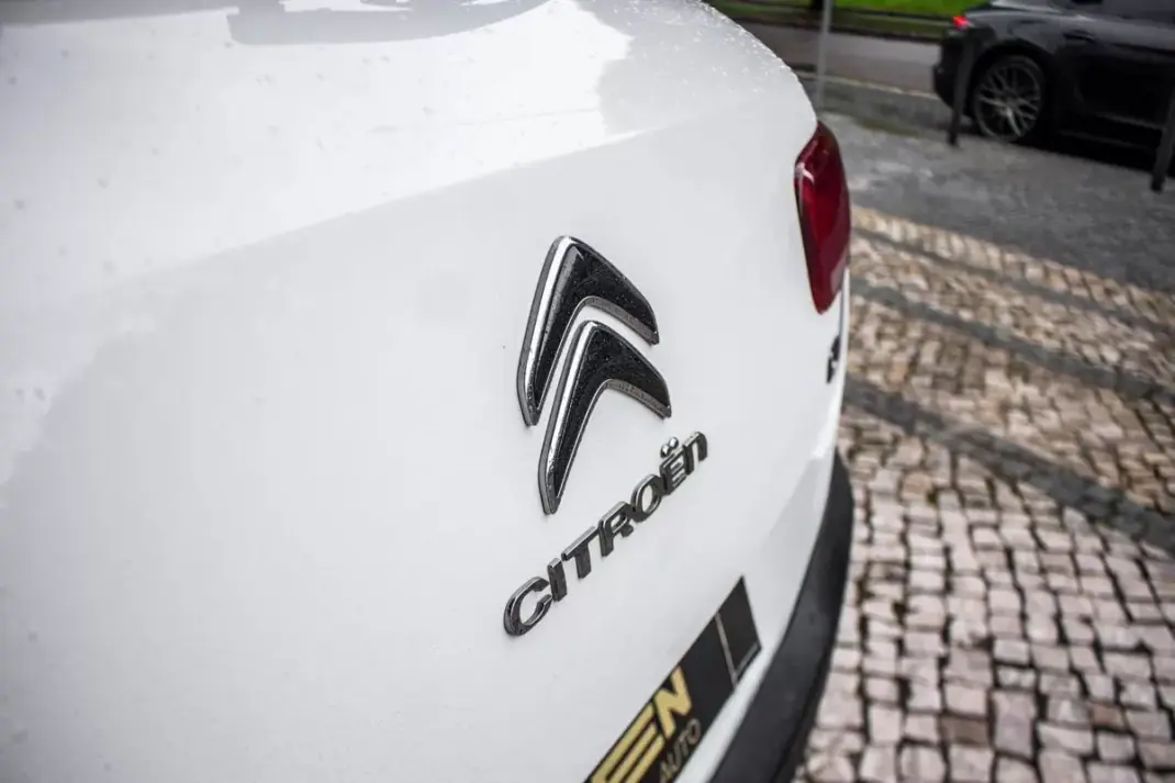 Citroën C4 Cactus 2019 - 12550 EUR, 90175 km - AUTO.MOTO.pt - 90175km - foto 12 de 41