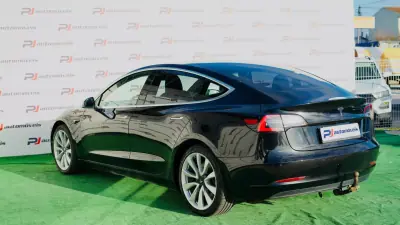 Tesla Model 3 2020 - 24500 EUR, 118368 km - AUTO.MOTO.pt - 118368km - foto 3 de 21