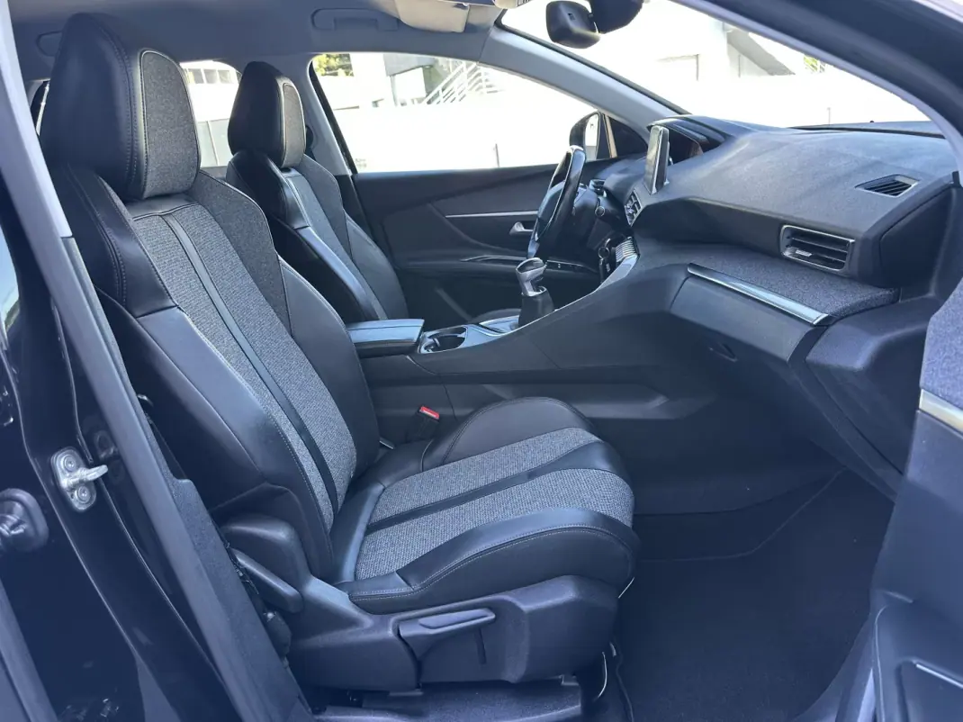 Peugeot 3008 2018 - 14900 EUR, 240000 km - 240000km - foto 53 de 62