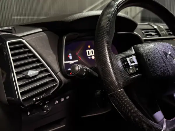DS DS7 Crossback 2019 - 23500 EUR, 147000 km - AUTO.MOTO.pt - 147000km - foto 10 de 30
