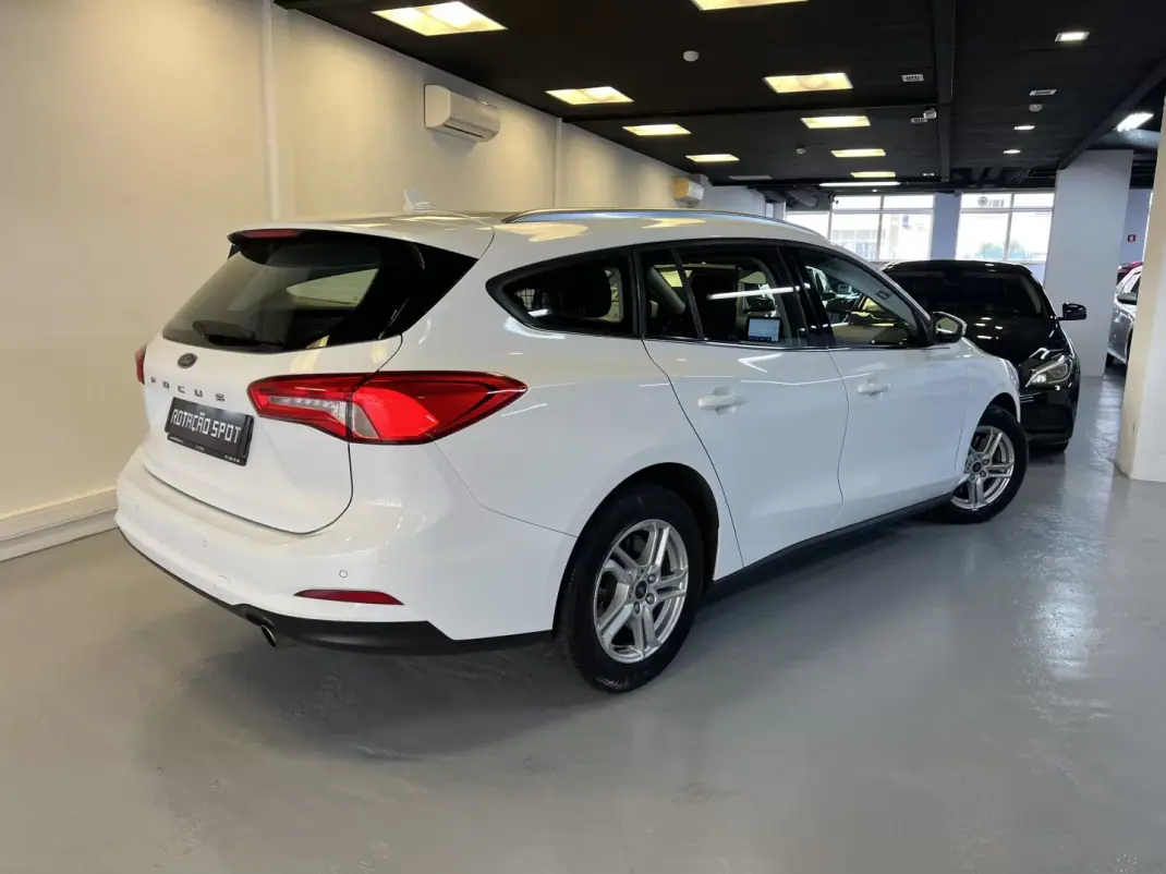 Ford Focus SW 2020 - 12990 EUR, 170000 km - AUTO.MOTO.pt - 170000km - foto 14 de 38