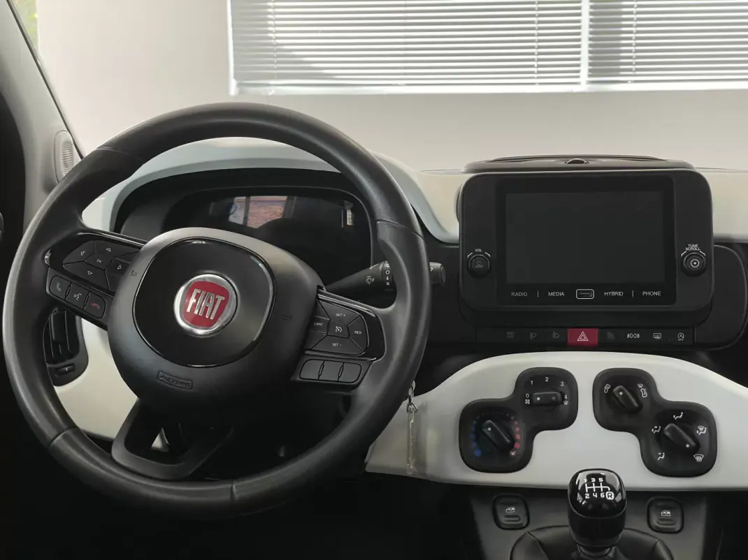 Fiat Panda 2025 - 17750 EUR, 14799 km - AUTO.MOTO.pt - 14799km - foto 6 de 13