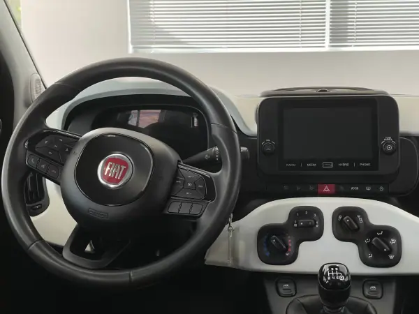 Fiat Panda 2025 - 17500 EUR, 14799 km - AUTO.MOTO.pt - 14799km - foto 6 de 13