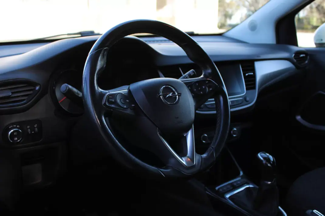 Opel Crossland X 2017 - 12500 EUR, 113439 km - AUTO.MOTO.pt - 113439km - foto 14 de 35