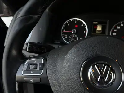 Volkswagen Tiguan 2016 - 16990 EUR, 190300 km - AUTO.MOTO.pt - 190300km - foto 23 de 34