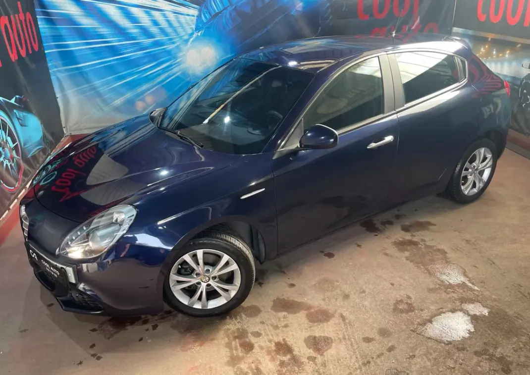 Alfa Romeo Giulietta 2011 - 8750 EUR, 197000 km - AUTO.MOTO.pt - 197000km - foto 6 de 35