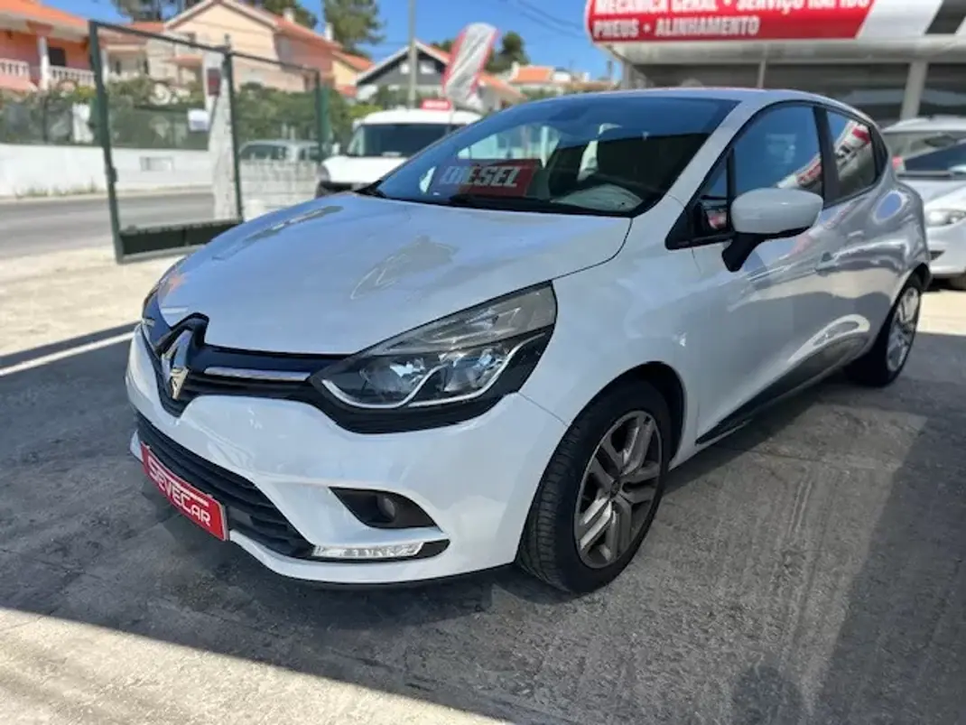 Renault Clio 2017 - 12990 EUR, 124490 km - 124490km - foto 2 de 7