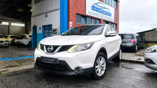 Nissan Qashqai 2015 - 11500 EUR, 190000 km - AUTO.MOTO.pt - 190000km - foto 15 de 21