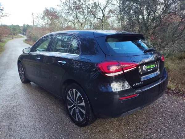 Mercedes-Benz A 250 2021 - 24900 EUR, 146800 km - AUTO.MOTO.pt - 146800km - foto 8 de 19
