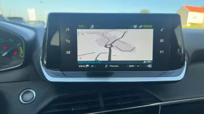 Peugeot e-208 2021 - 16900 EUR, 40000 km - AUTO.MOTO.pt - 40000km - foto 10 de 22