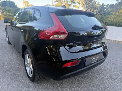 Volvo V40 2017 - 13999 EUR, 80000 km - AUTO.MOTO.pt - 80000km - foto 6 de 13