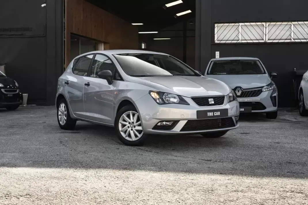 SEAT Ibiza 2016 - 9900 EUR, 48656 km - AUTO.MOTO.pt - 48656km - foto 1 de 16