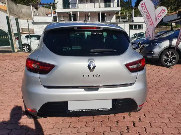 Renault Clio 2019 - 11950 EUR, 142000 km - AUTO.MOTO.pt - 142000km - foto 5 de 11