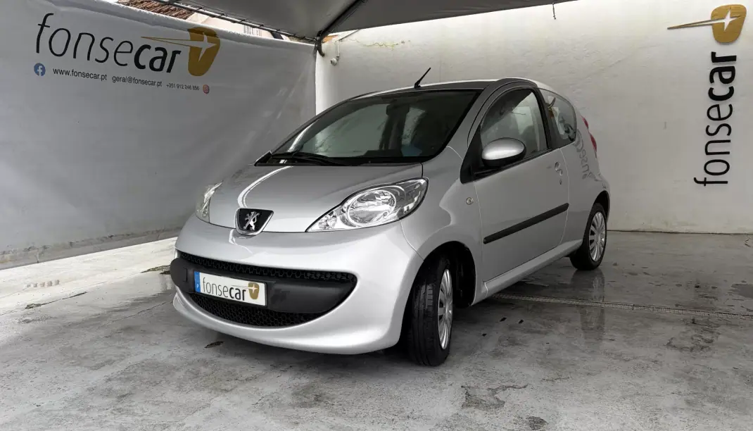 Peugeot 107 2008 - 7990 EUR, 77532 km - AUTO.MOTO.pt - 77532km - foto 1 de 12