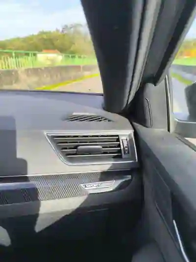 Skoda Superb 2018 - 21990 EUR, 100000 km - AUTO.MOTO.pt - 100000km - foto 8 de 15