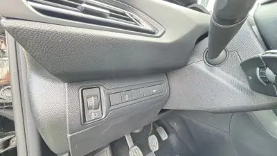 Peugeot 308 SW 2020 - 14900 EUR, 150000 km - AUTO.MOTO.pt - 150000km - foto 9 de 10