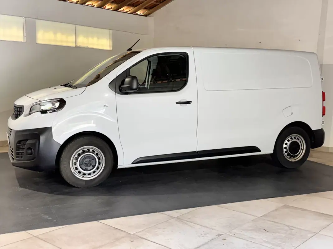 Peugeot Expert 2024 - 22500 EUR, 83188 km - 83188km - foto 4 de 19