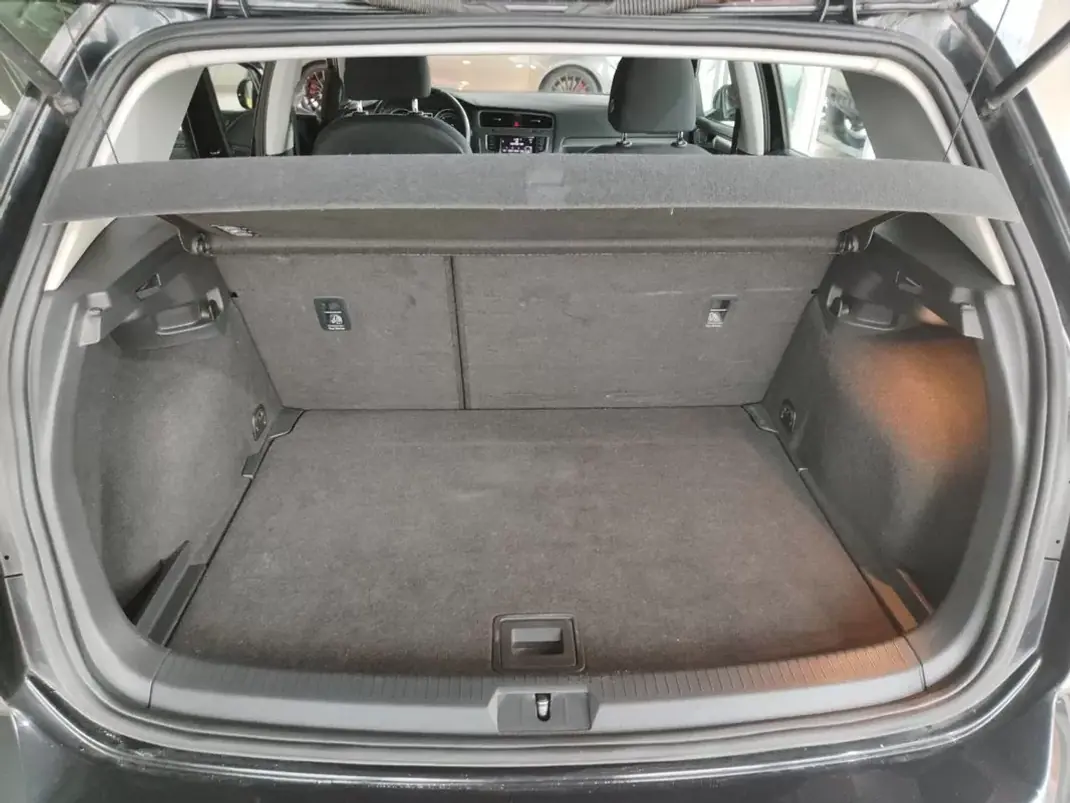 Volkswagen Golf 2013 - 10750 EUR, 198000 km - AUTO.MOTO.pt - 198000km - foto 16 de 34