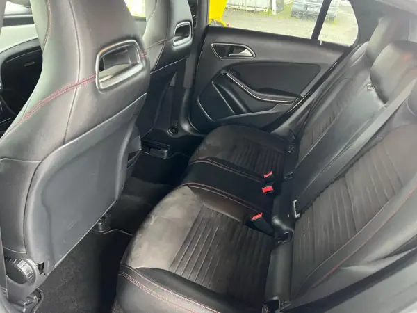 Mercedes-Benz CLA 220 2018 - 22000 EUR, 136295 km - AUTO.MOTO.pt - 136295km - foto 13 de 15