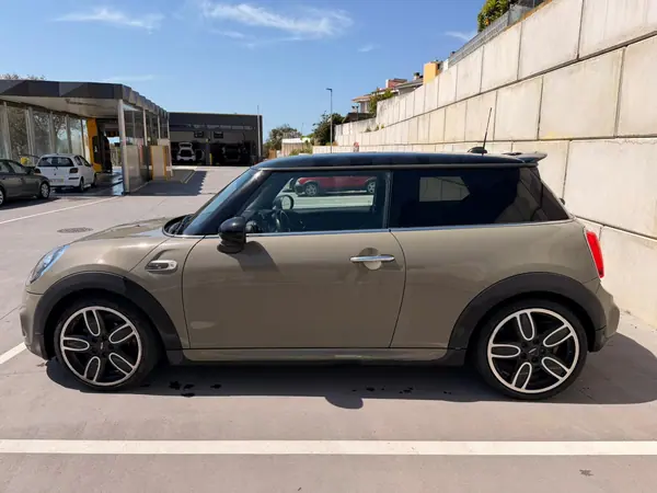 MINI One 2019 - 16499 EUR, 149000 km - AUTO.MOTO.pt - 149000km - foto 2 de 12