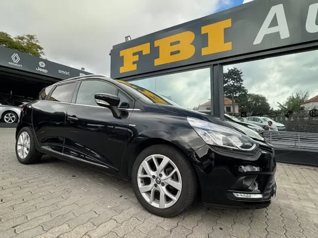 Renault Clio Sport Tourer 2020 - 12500 EUR, 75360 km - AUTO.MOTO.pt - 75360km - foto 6 de 12