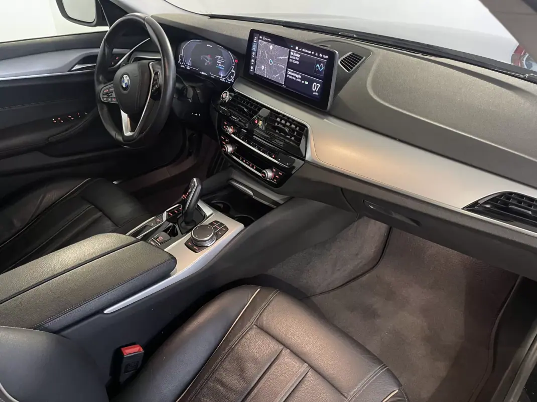 BMW 520 2022 - 34500 EUR, 38000 km - AUTO.MOTO.pt - 38000km - foto 18 de 40