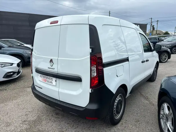 Renault Express 1.5 Blue dCi Confort 2021 - 13990 EUR, 106000 km - AUTO.MOTO.pt - 106000km - foto 7 de 14