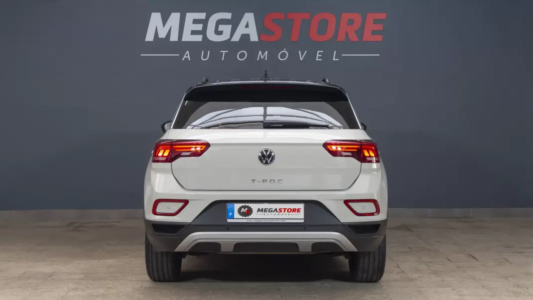 Volkswagen T-Roc 2025 - 24250 EUR, 11000 km - AUTO.MOTO.pt - 11000km - foto 6 de 41