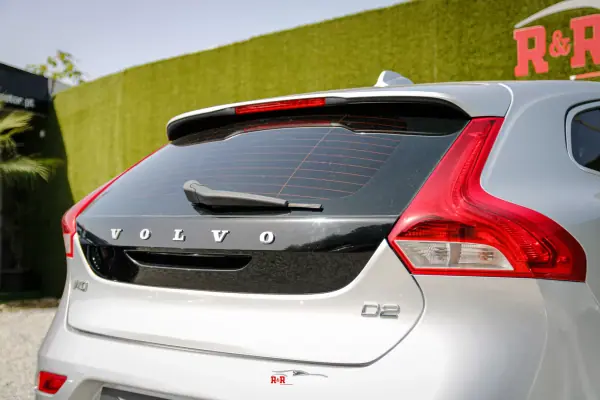 Volvo V40 2015 - 12900 EUR, 175000 km - AUTO.MOTO.pt - 175000km - foto 8 de 26