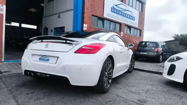 Peugeot RCZ 2011 - 10900 EUR, 158000 km - AUTO.MOTO.pt - 158000km - foto 12 de 19