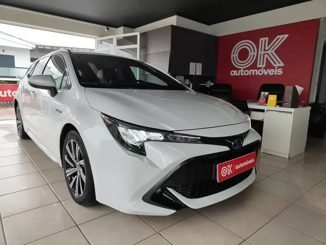 Toyota Corolla Touring Sports 2021 - 21950 EUR, 114000 km - AUTO.MOTO.pt - 114000km - foto 1 de 35