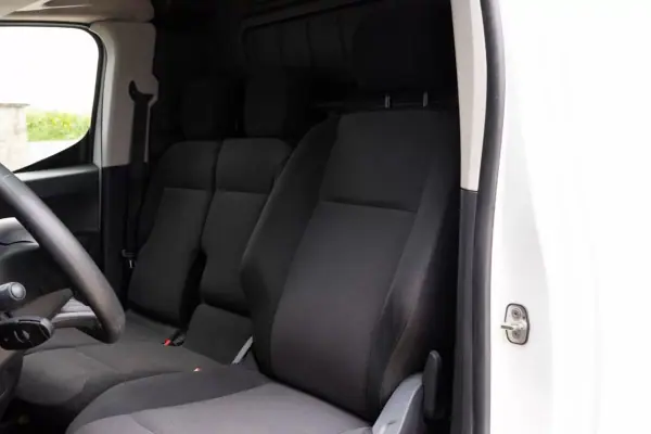 Citroën Berlingo hdi 2021 - 14900 EUR, 116000 km - AUTO.MOTO.pt - 116000km - foto 14 de 23
