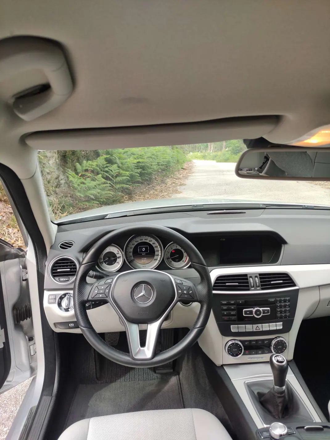 Mercedes-Benz C 200 2011 - 9250 EUR, 298500 km - AUTO.MOTO.pt - 298500km - foto 9 de 11