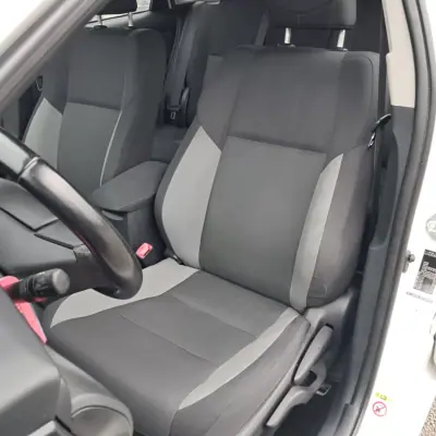 Toyota Auris 2015 - 7450 EUR, 338000 km - AUTO.MOTO.pt - 338000km - foto 11 de 12