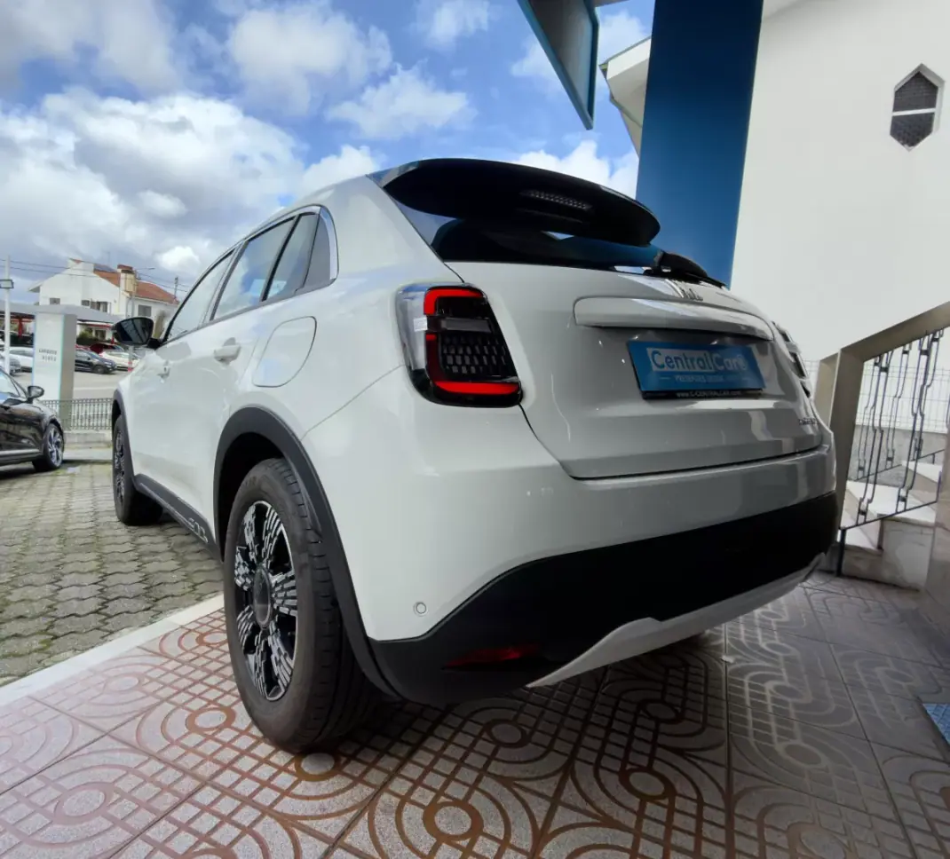 Fiat 600 2025 - 20950 EUR, 6000 km - AUTO.MOTO.pt - 6000km - foto 8 de 31