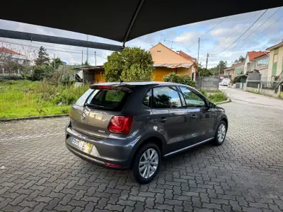 Volkswagen Polo 2016 - 9590 EUR, 130000 km - AUTO.MOTO.pt - 130000km - foto 12 de 12