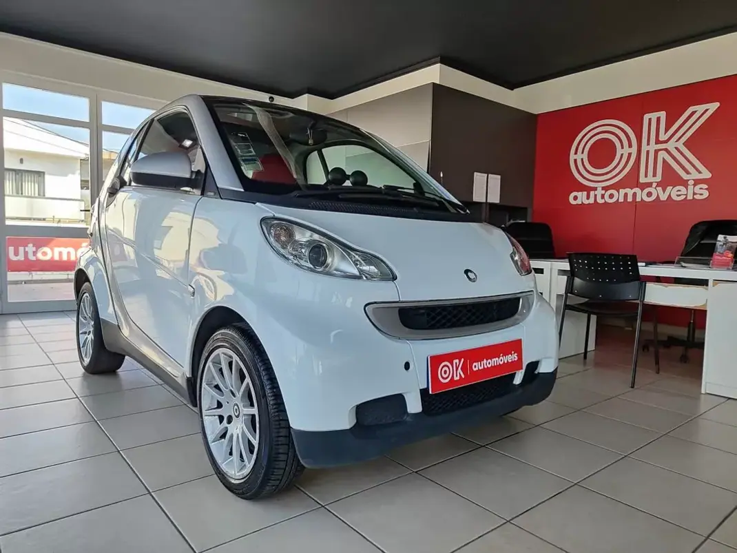 Smart ForTwo Coupé 2009 - 5250 EUR, 194000 km - AUTO.MOTO.pt - 194000km - foto 1 de 28