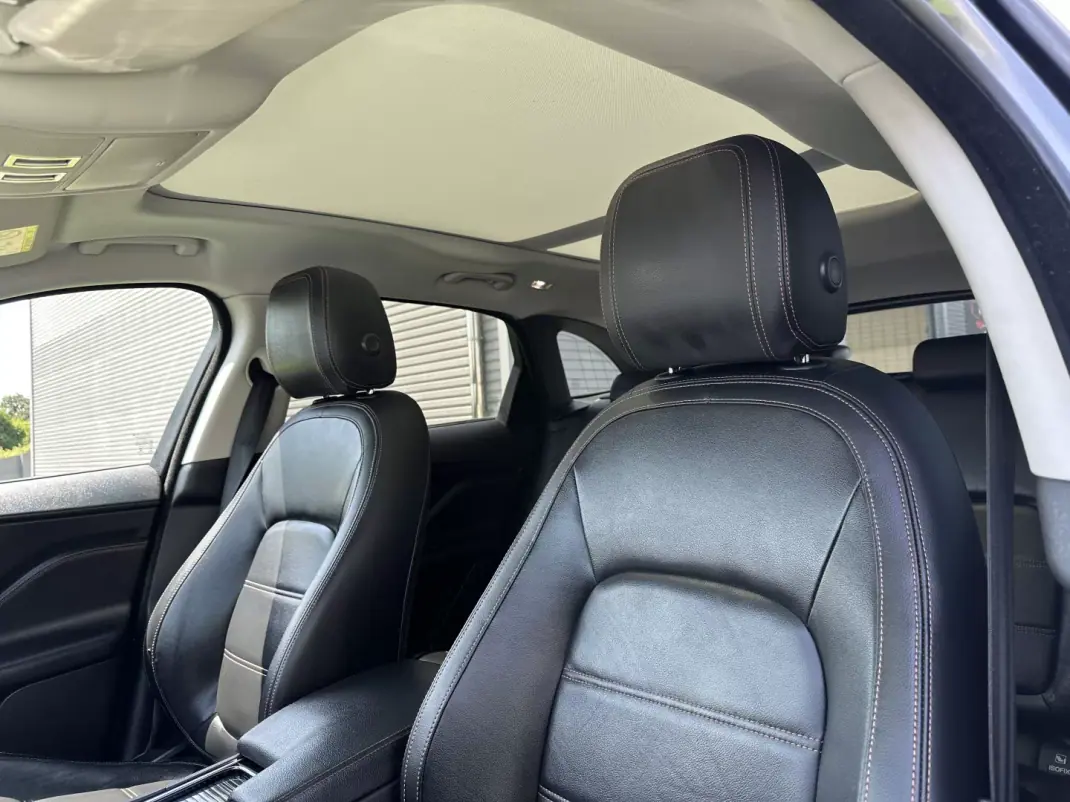 Jaguar F-Pace 2018 - 22500 EUR, 146000 km - 146000km - foto 35 de 69