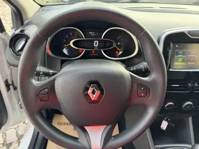 Renault Clio Sport Tourer 2015 - 8750 EUR, 190000 km - AUTO.MOTO.pt - 190000km - foto 28 de 35