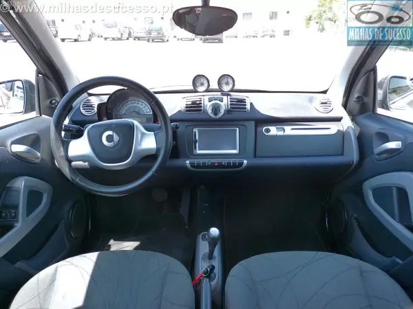 Smart ForTwo Coupé 2013 - 6850 EUR, 151000 km - AUTO.MOTO.pt - 151000km - foto 9 de 20