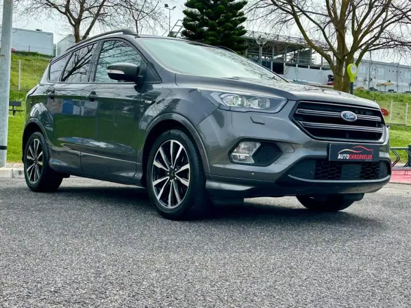 Ford Kuga 2017 - 15450 EUR, 78000 km - AUTO.MOTO.pt - 78000km - foto 29 de 60