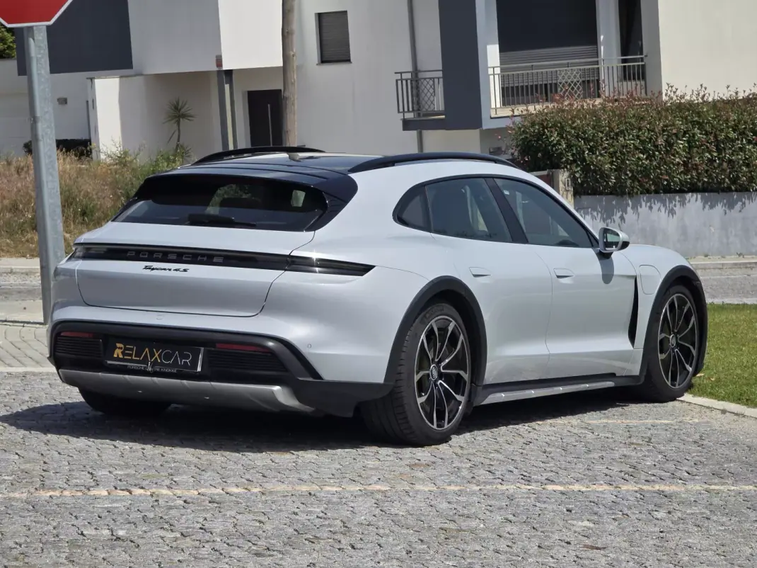 Porsche Taycan Cross Turismo 2021 - 65499 EUR, 59000 km - AUTO.MOTO.pt - 59000km - foto 10 de 40