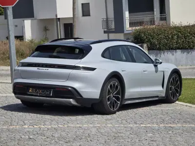 Porsche Taycan Cross Turismo 2021 - 65499 EUR, 59000 km - AUTO.MOTO.pt - 59000km - foto 10 de 40