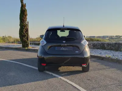 Renault Zoe 2019 - 12990 EUR, 86924 km - AUTO.MOTO.pt - 86924km - foto 5 de 29