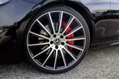 Mercedes-Benz E 300 2019 - 29900 EUR, 168000 km - AUTO.MOTO.pt - 168000km - foto 5 de 22