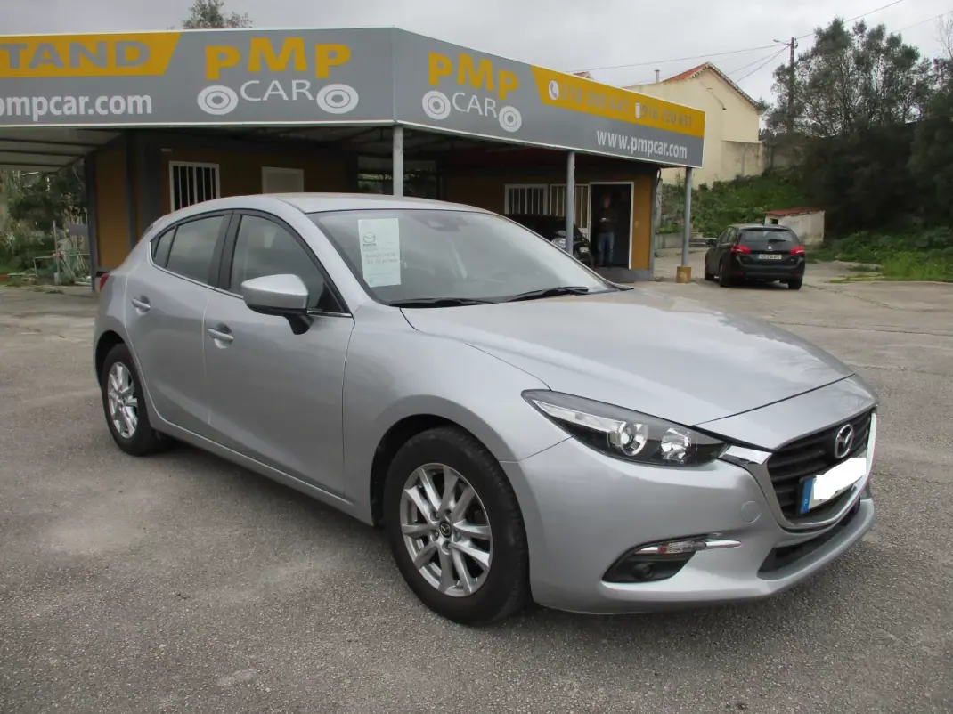 Mazda 3 2018 - 11900 EUR, 135000 km - AUTO.MOTO.pt - 135000km - foto 1 de 13