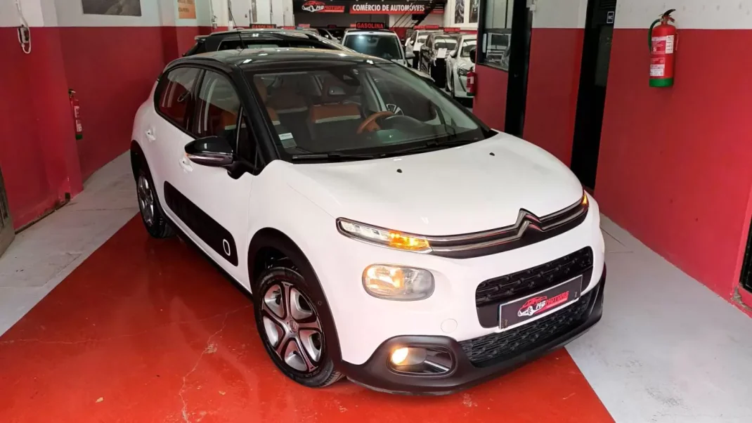 Citroën C3 2018 - 12750 EUR, 89023 km - AUTO.MOTO.pt - 89023km - foto 1 de 62