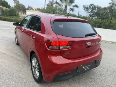 Kia Rio 2018 - 10999 EUR, 90000 km - AUTO.MOTO.pt - 90000km - foto 7 de 15